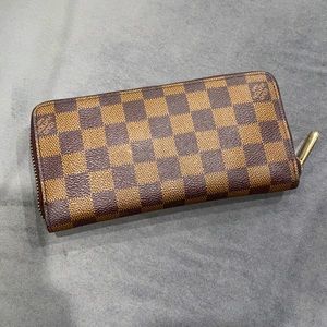 BROWN WALLET